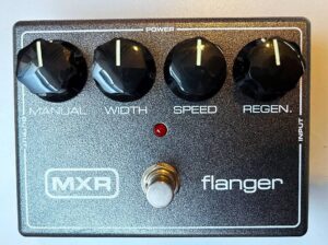 MXR M-117RE Flanger